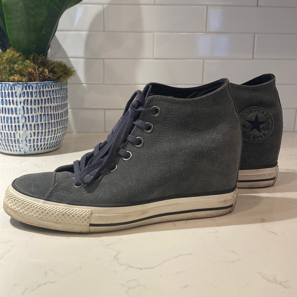 Converse gray suede hidden platform wedge sneakers sz 7